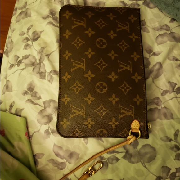 Louis Vuitton Clutch Bag - Picture 5 of 7